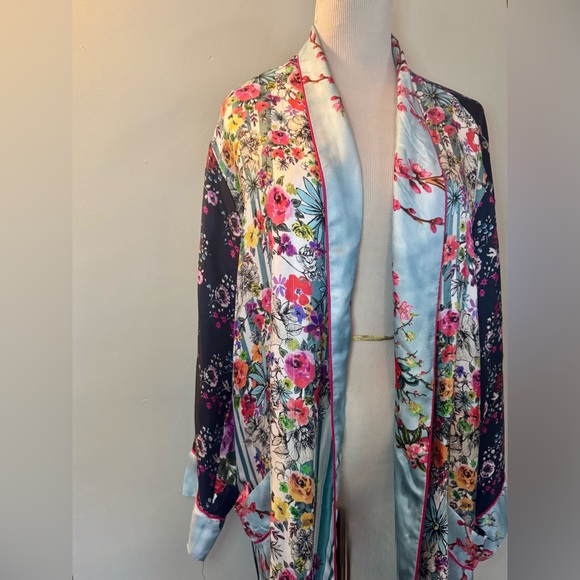 [Johnny Was] "Meadow" Floral and Striped 100% Silk Kimono Sz: M - Picture 12 of 15